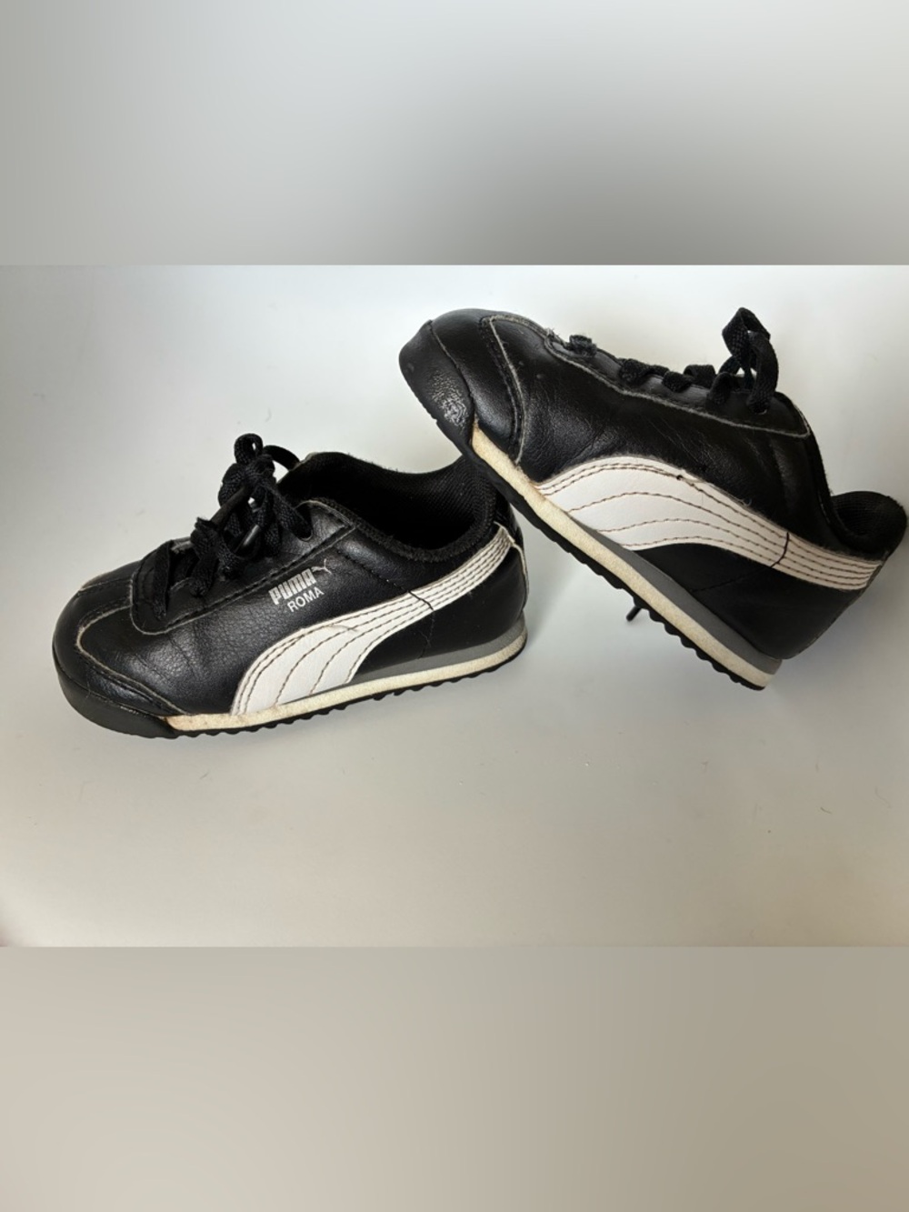Puma Black Low-Top Lace-Up Sneakers 7c